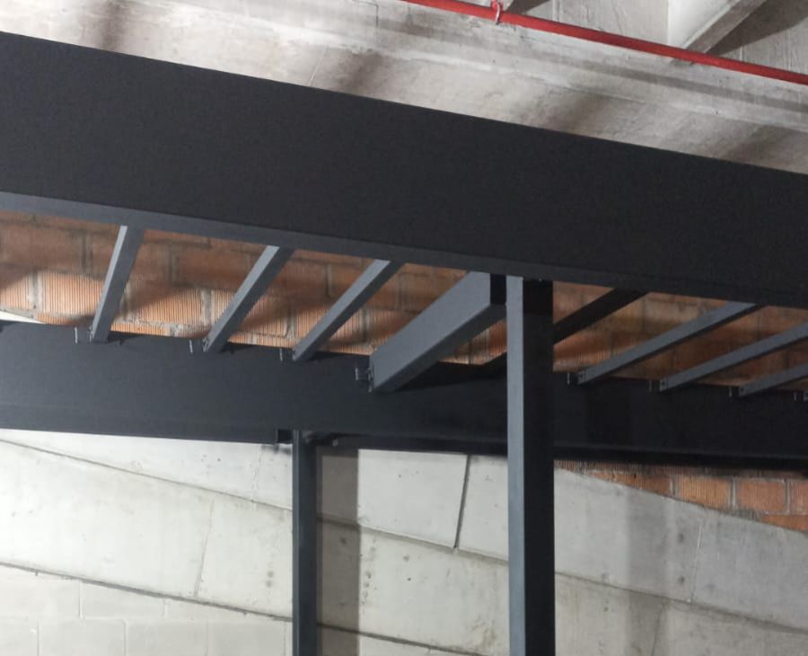 Ciudad del Rio Escalas metálicas